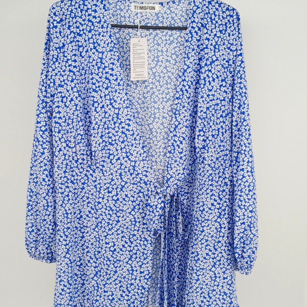 TEMOFON Women's Wrap Blue dress with white flower design. Springtime